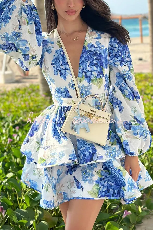 Feminine and Sexy Floral Print Deep V-neck Balloon Sleeve Tiered Mini Dress